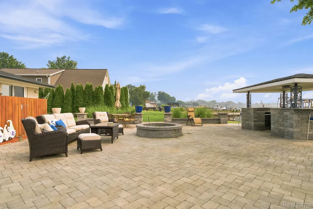 49860 Miller Court Chesterfield Township MI 48047