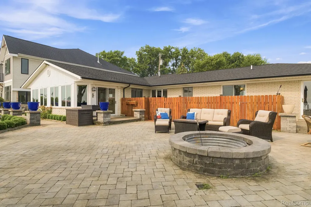 49860 Miller Court Chesterfield Township MI 48047