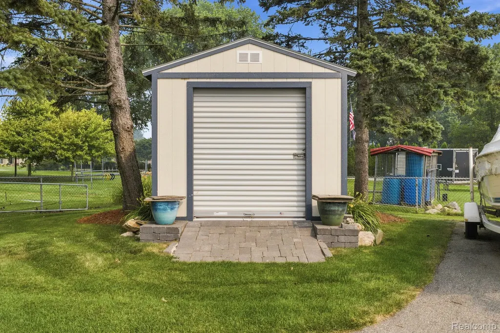 49860 Miller Court Chesterfield Township MI 48047