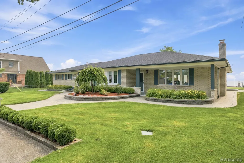 49860 Miller Court Chesterfield Township MI 48047