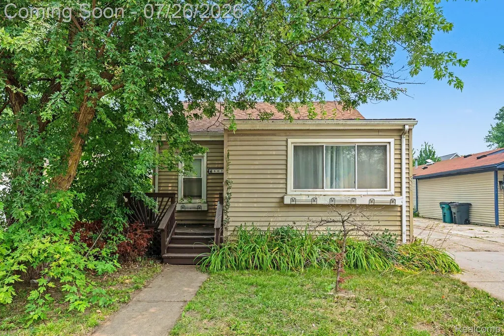 807 E 14 Mile Road Birmingham City MI 48009