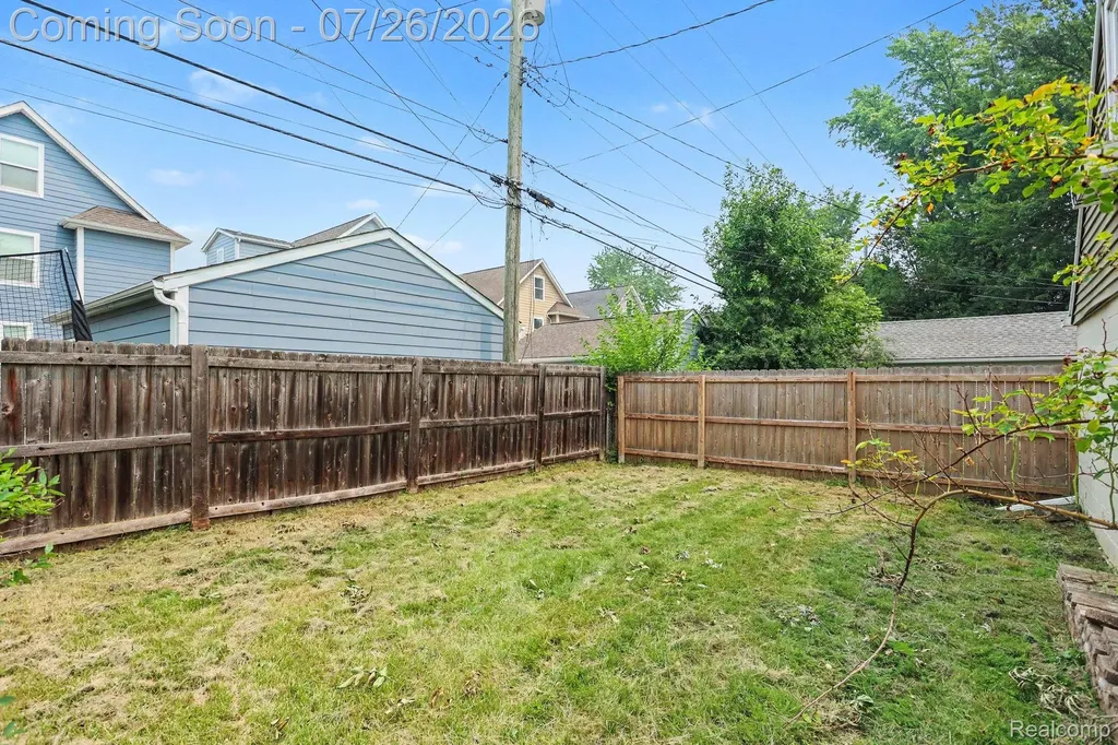 807 E 14 Mile Road Birmingham City MI 48009