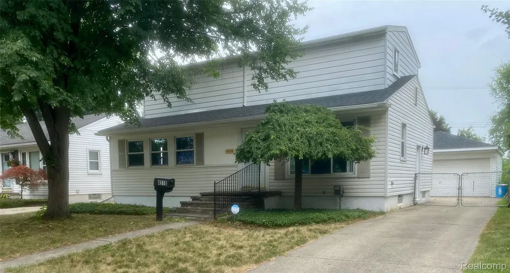 4518 Woodland Avenue Royal Oak City MI 48073