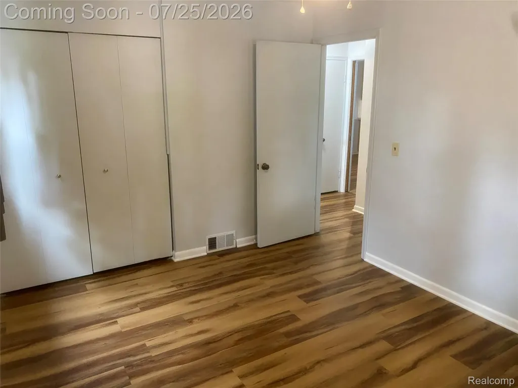 4518 Woodland Ave Avenue Royal Oak City MI 48073