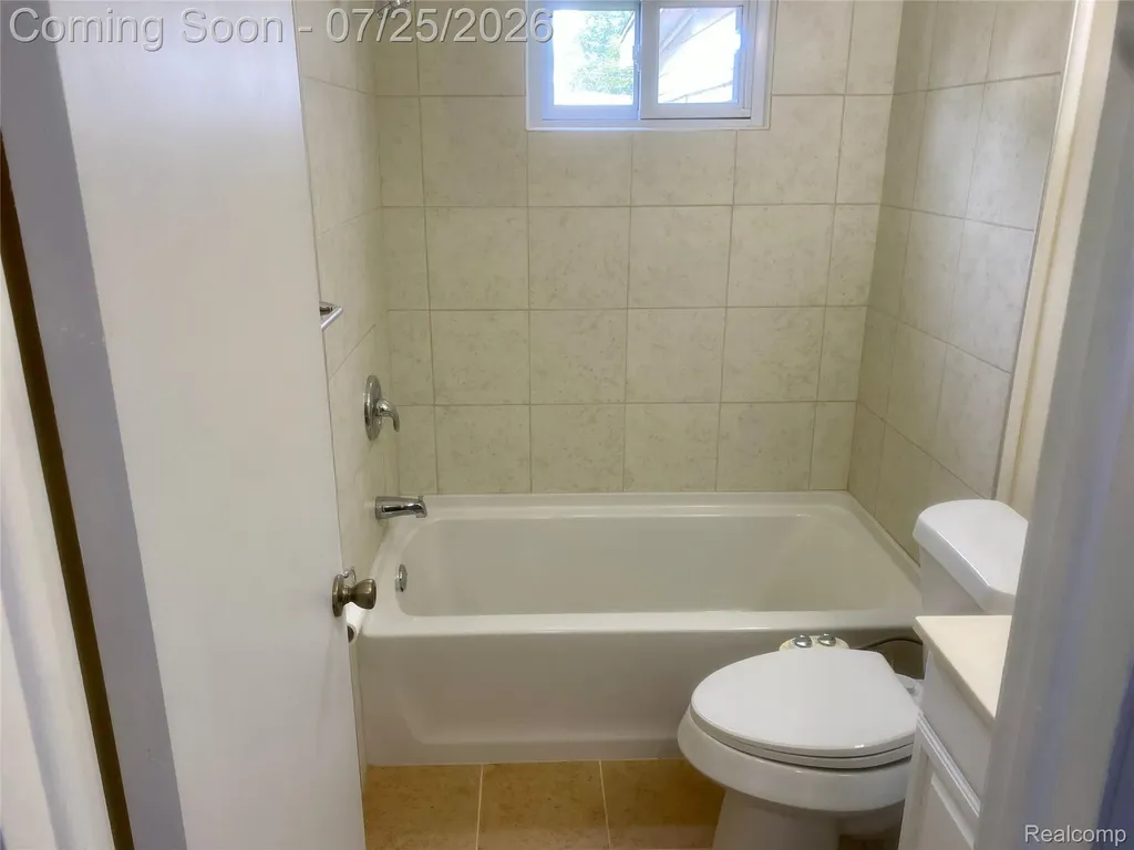 4518 Woodland Ave Avenue Royal Oak City MI 48073