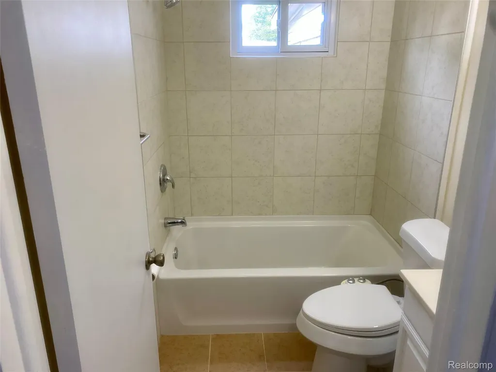 4518 Woodland Avenue Royal Oak City MI 48073