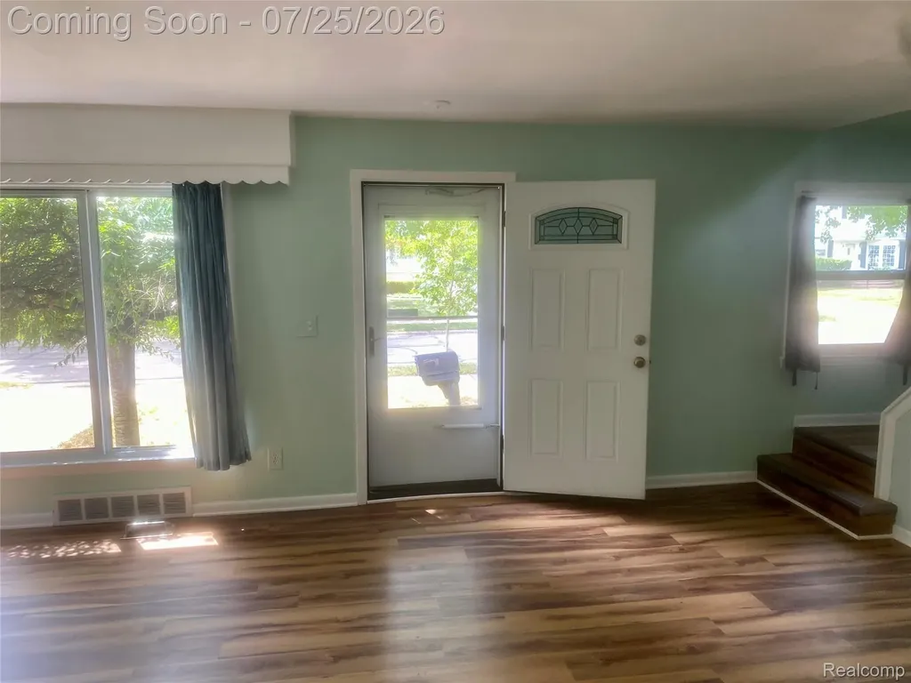 4518 Woodland Ave Avenue Royal Oak City MI 48073