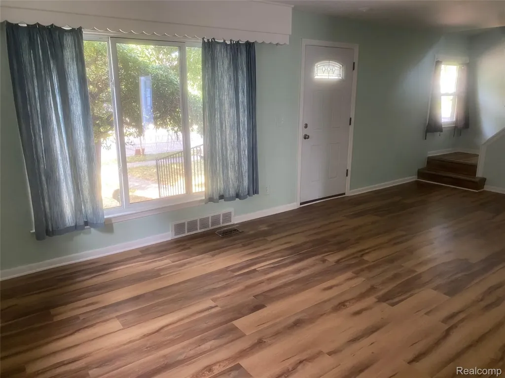 4518 Woodland Avenue Royal Oak City MI 48073