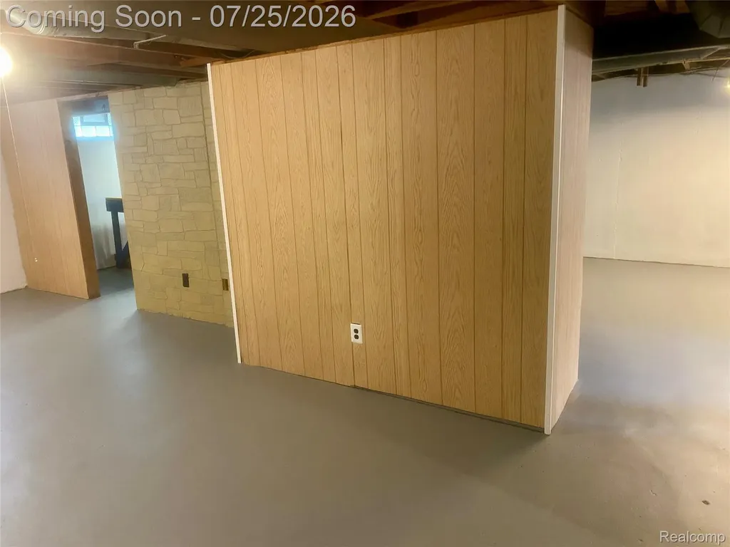 4518 Woodland Ave Avenue Royal Oak City MI 48073