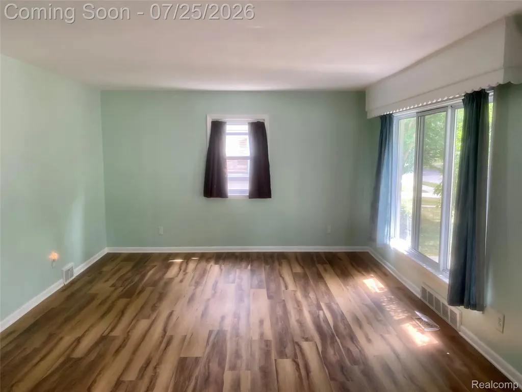 4518 Woodland Ave Avenue Royal Oak City MI 48073
