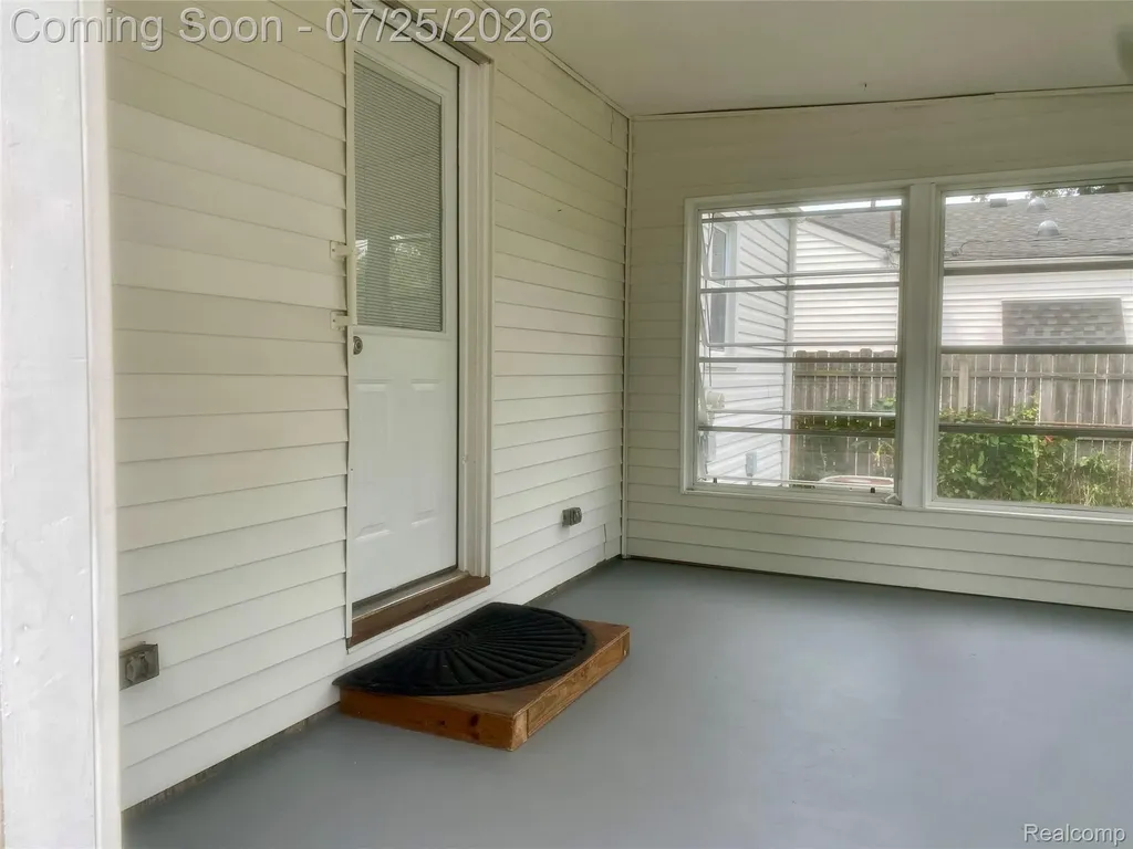 4518 Woodland Ave Avenue Royal Oak City MI 48073