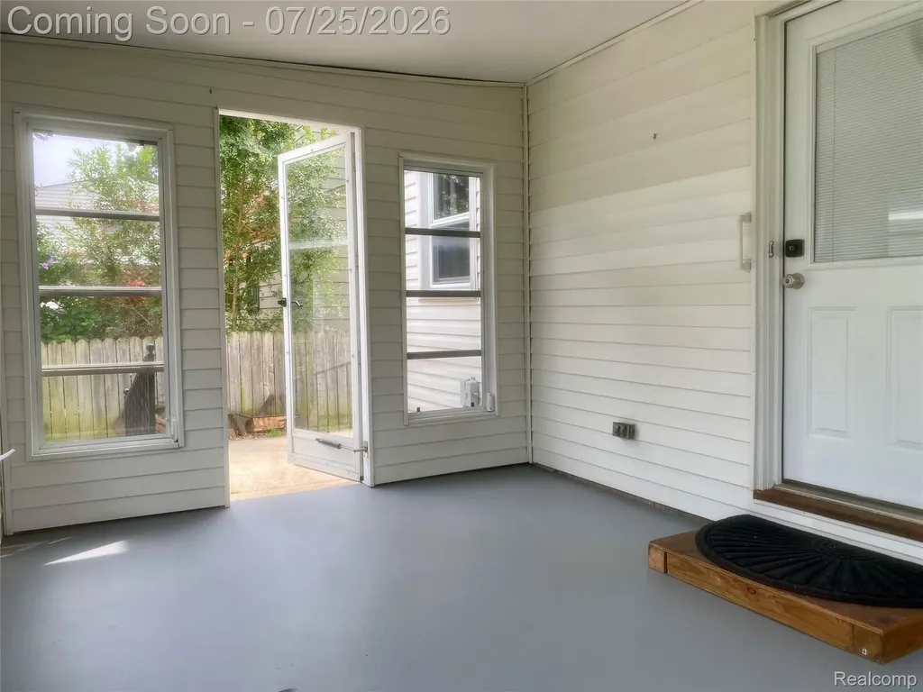 4518 Woodland Ave Avenue Royal Oak City MI 48073