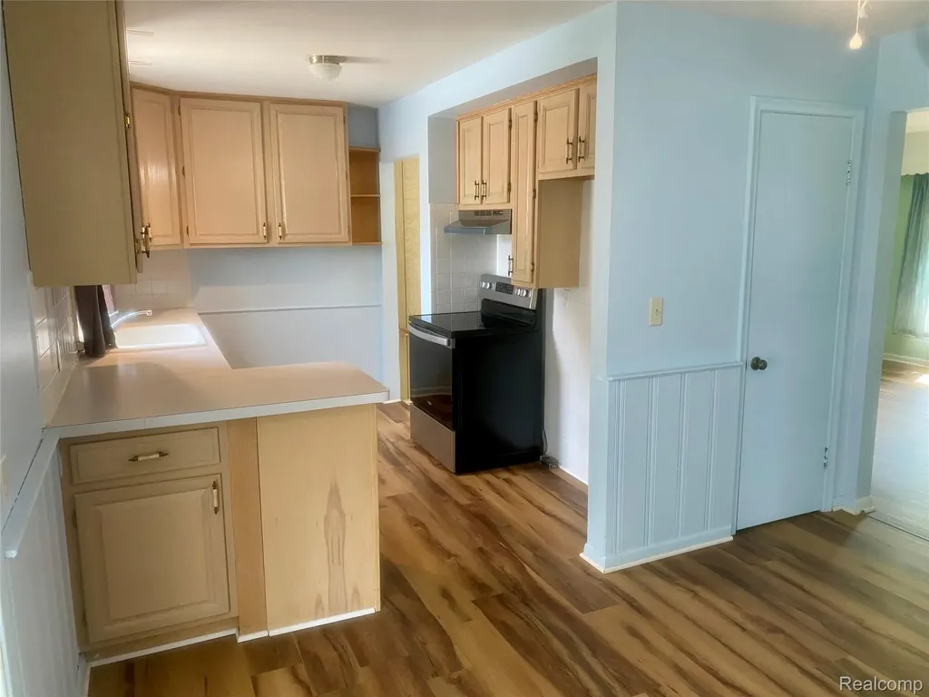 4518 Woodland Avenue Royal Oak City MI 48073