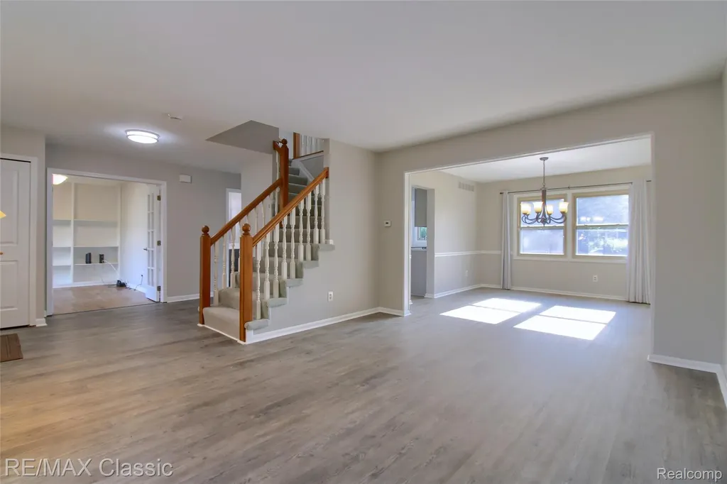 25522 Surrey Lane Farmington Hills City MI 48335