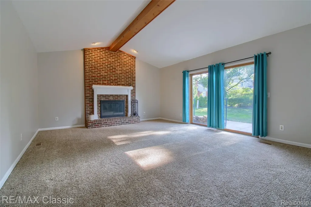 25522 Surrey Lane Farmington Hills City MI 48335