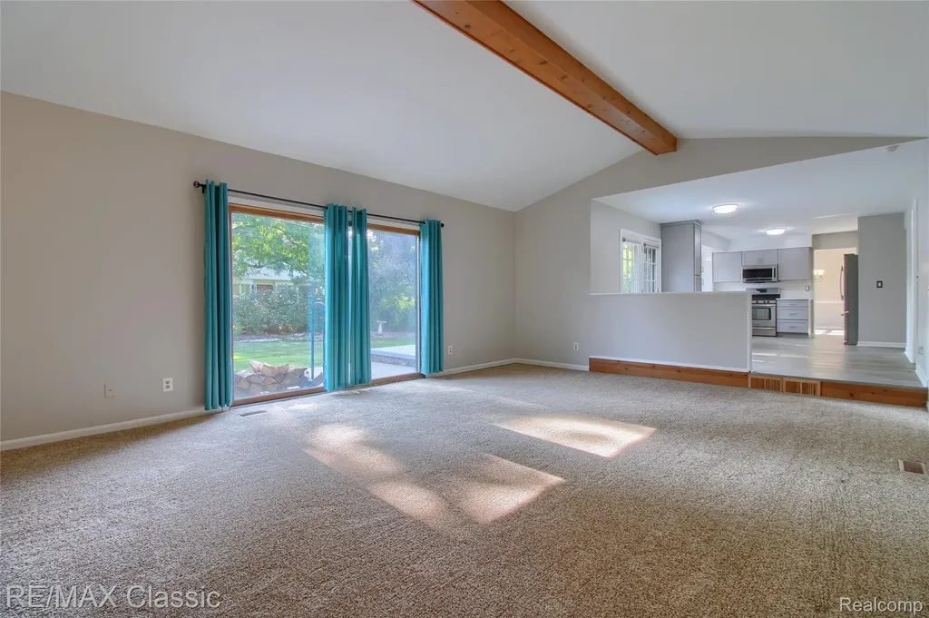 25522 Surrey Lane Farmington Hills City MI 48335