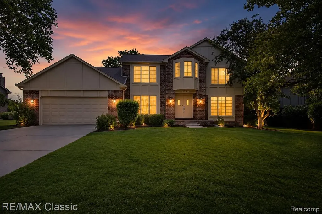 25522 Surrey Lane Farmington Hills City MI 48335