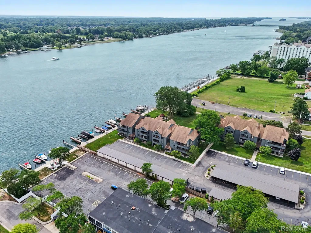 2445 Riverside Drive Trenton City MI 48183
