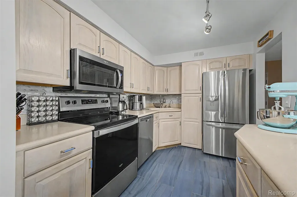 2445 Riverside Drive Trenton City MI 48183