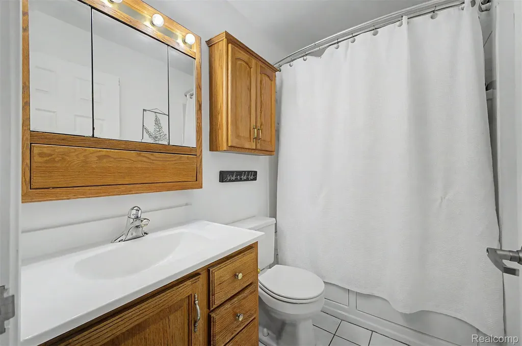 2445 Riverside Drive Trenton City MI 48183