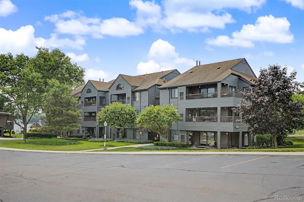 2445 Riverside Drive Trenton City MI 48183