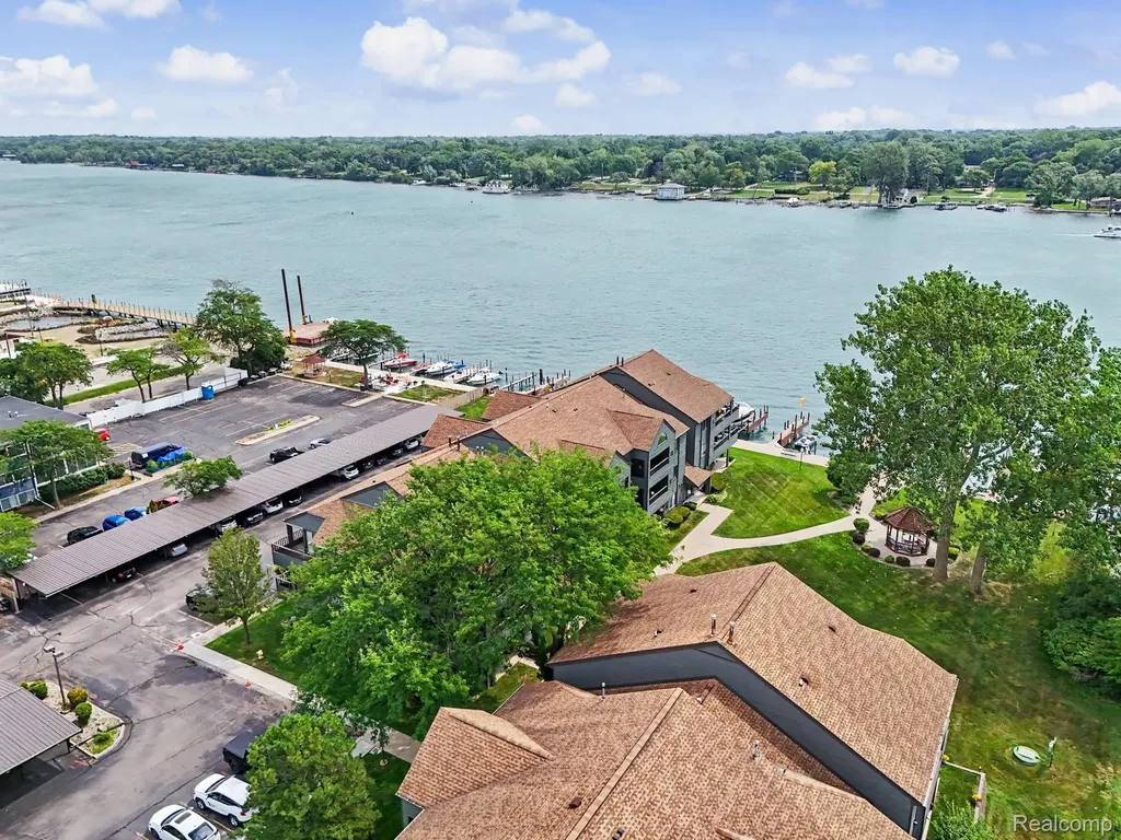 2445 Riverside Drive Trenton City MI 48183
