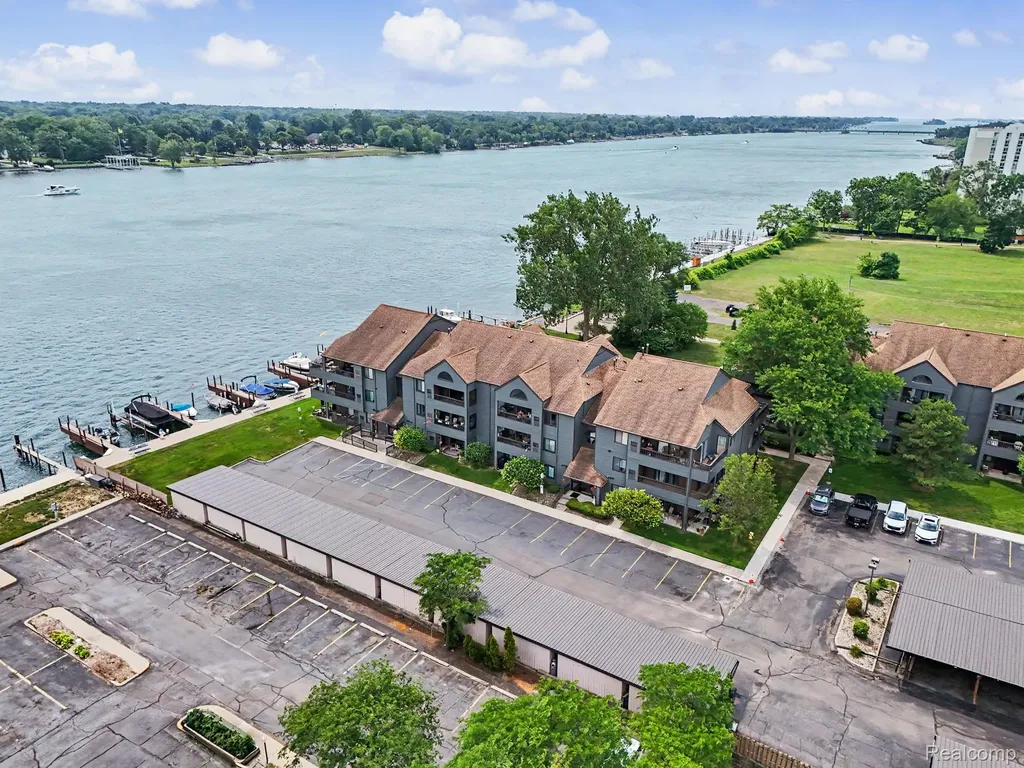 2445 Riverside Drive Trenton City MI 48183