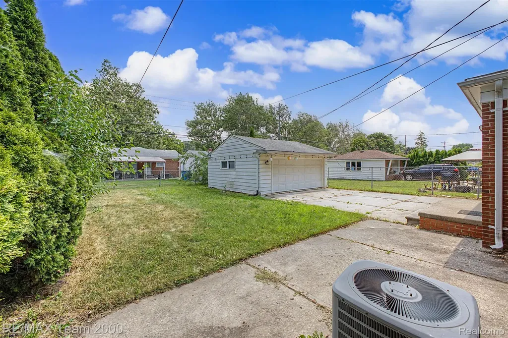 8350 N Evangeline Street Dearborn Heights City MI 48127