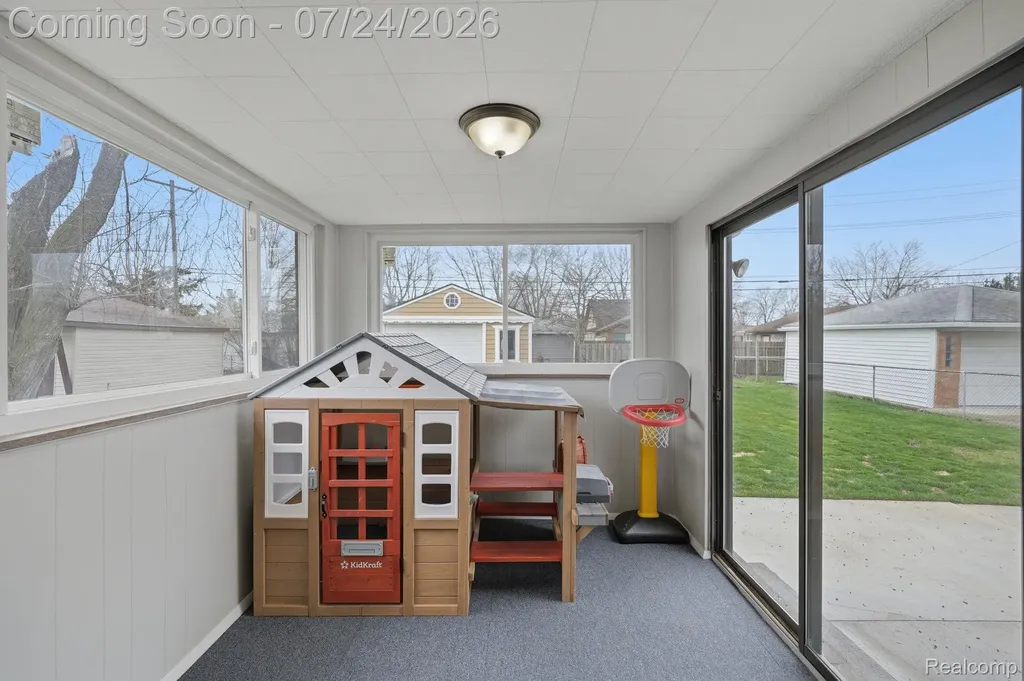 19906 Mauer Street St. Clair Shores City MI 48080