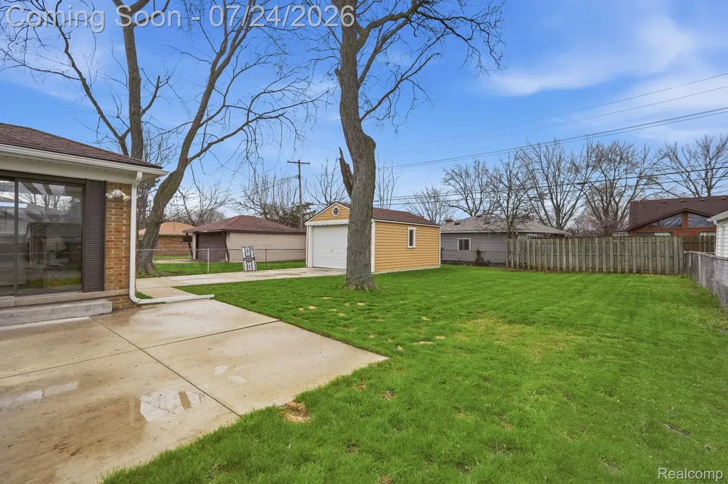 19906 Mauer Street St. Clair Shores City MI 48080