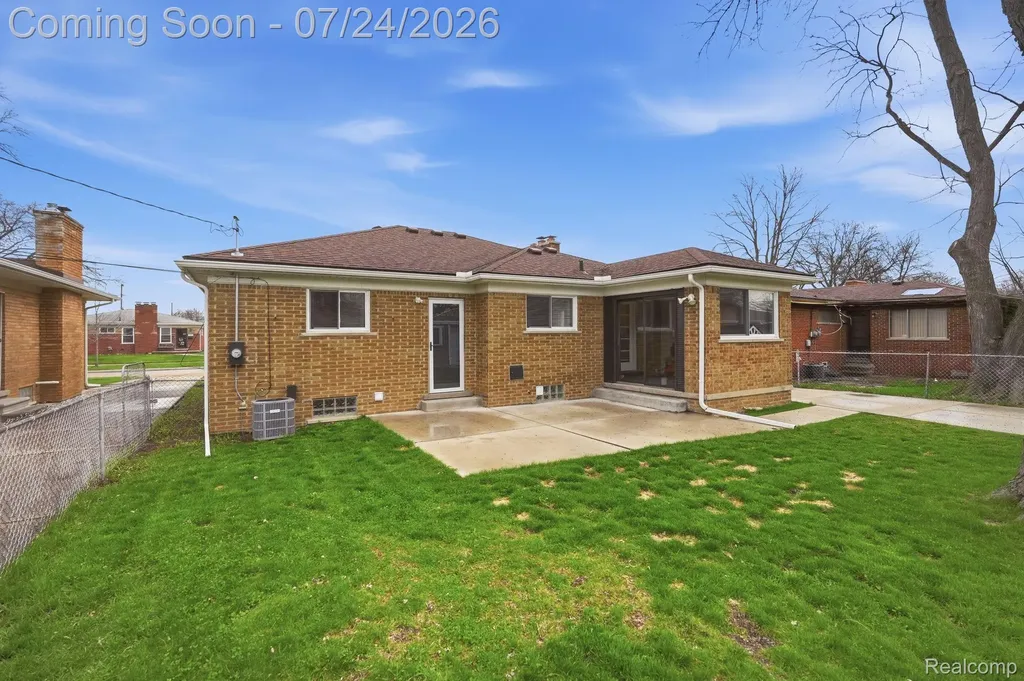 19906 Mauer Street St. Clair Shores City MI 48080