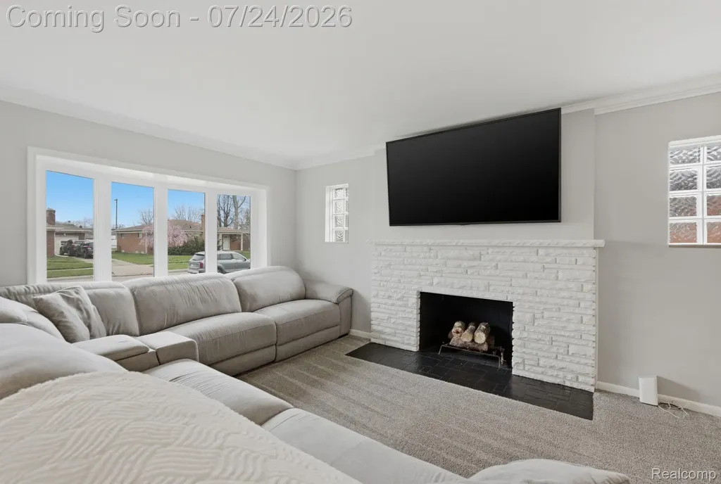 19906 Mauer Street St. Clair Shores City MI 48080