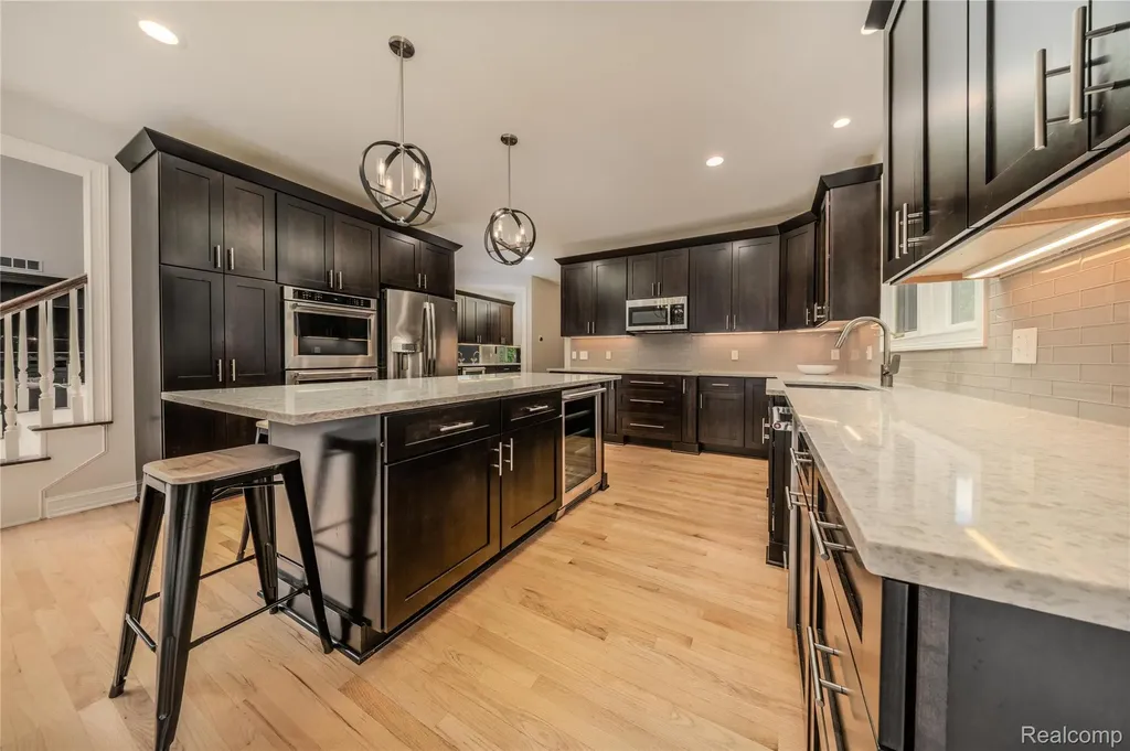 819 Majestic Drive Rochester Hills City MI 48306