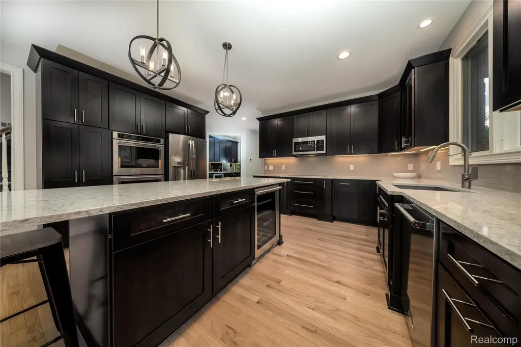 819 Majestic Drive Rochester Hills City MI 48306