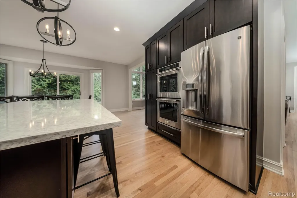 819 Majestic Drive Rochester Hills City MI 48306