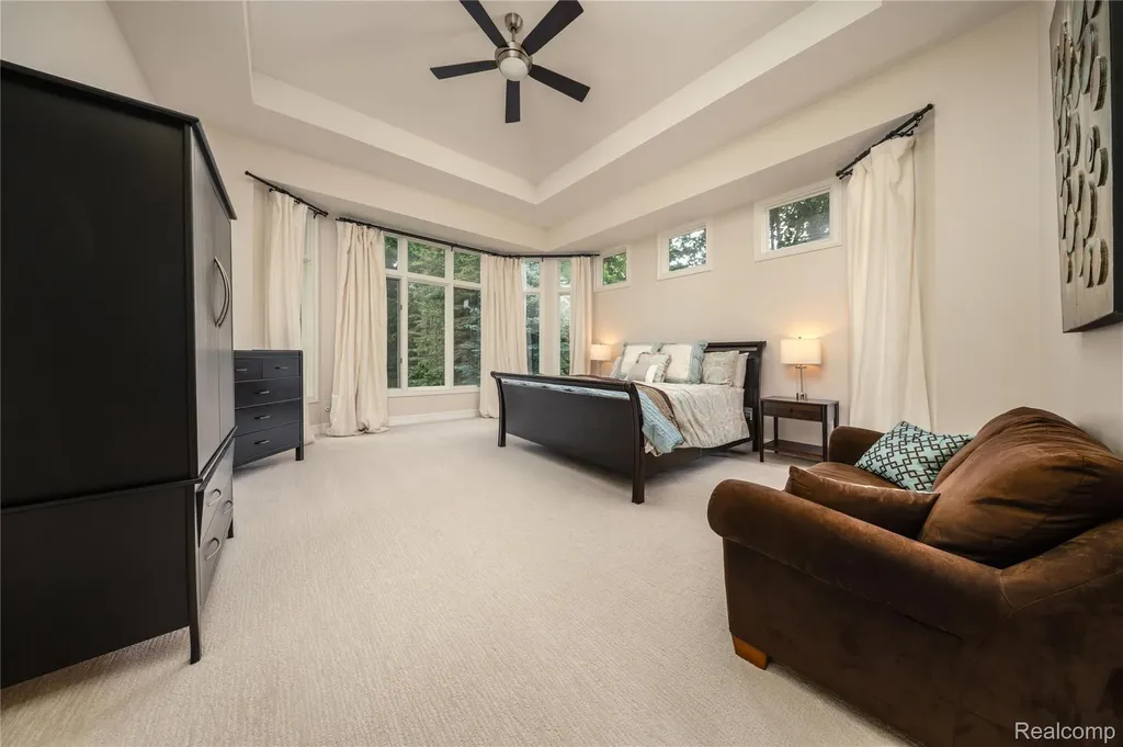 819 Majestic Drive Rochester Hills City MI 48306