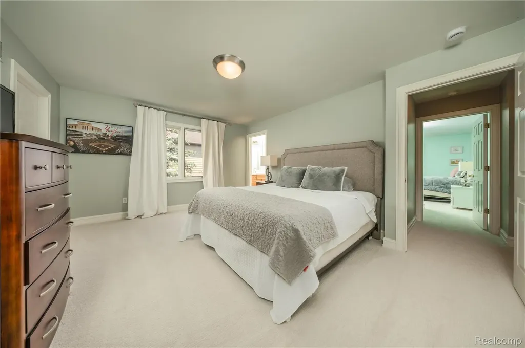 819 Majestic Drive Rochester Hills City MI 48306