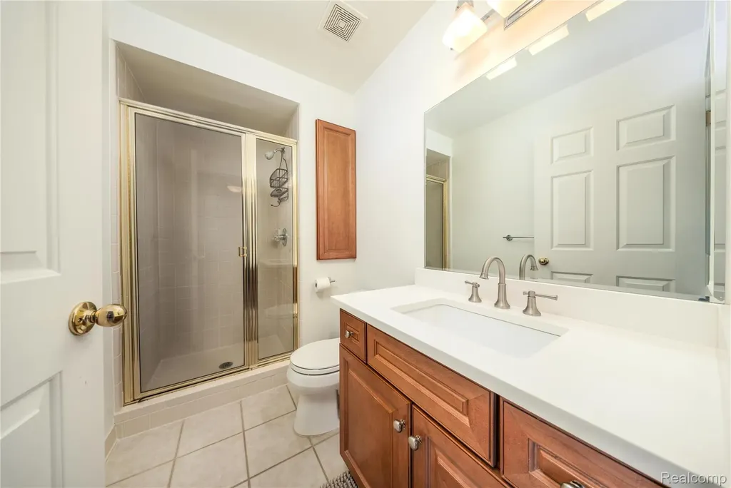 819 Majestic Drive Rochester Hills City MI 48306