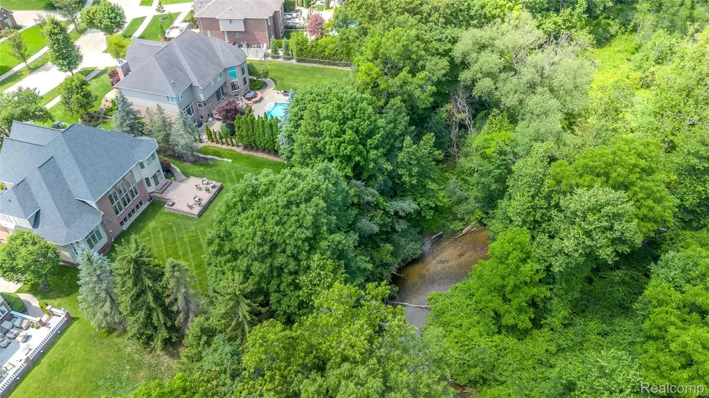 819 Majestic Drive Rochester Hills City MI 48306
