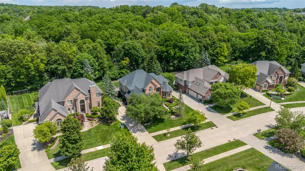 819 Majestic Drive Rochester Hills City MI 48306