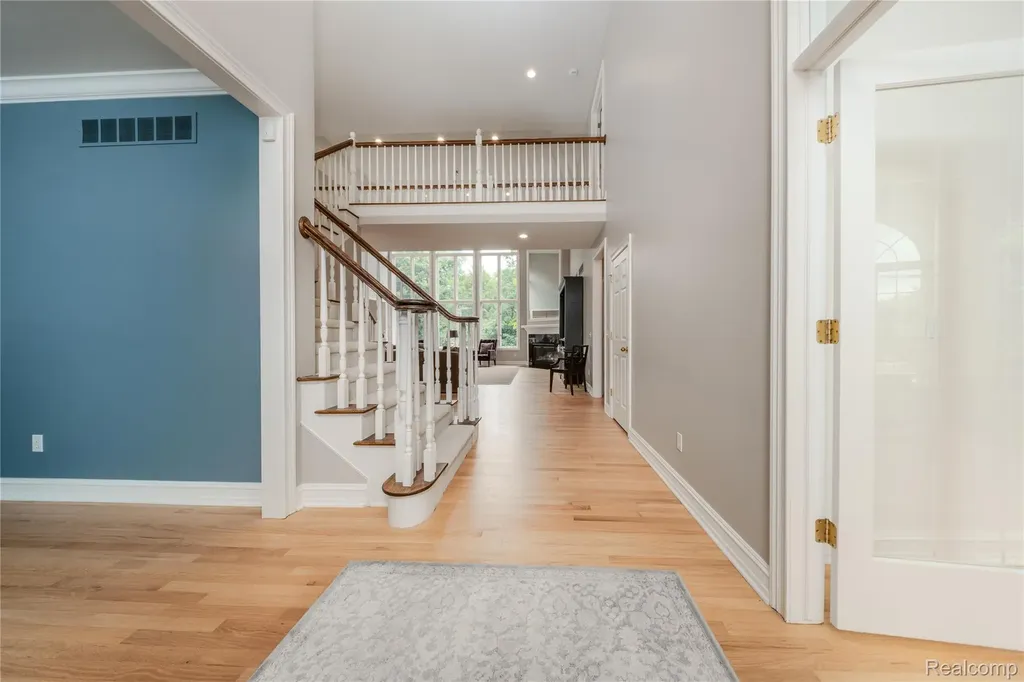 819 Majestic Drive Rochester Hills City MI 48306