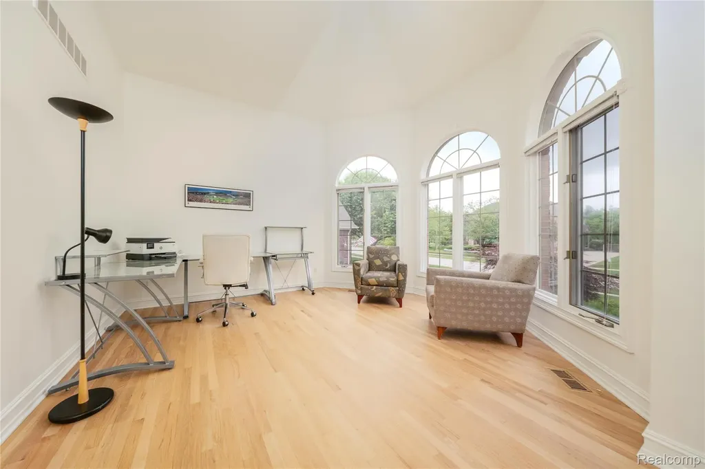 819 Majestic Drive Rochester Hills City MI 48306