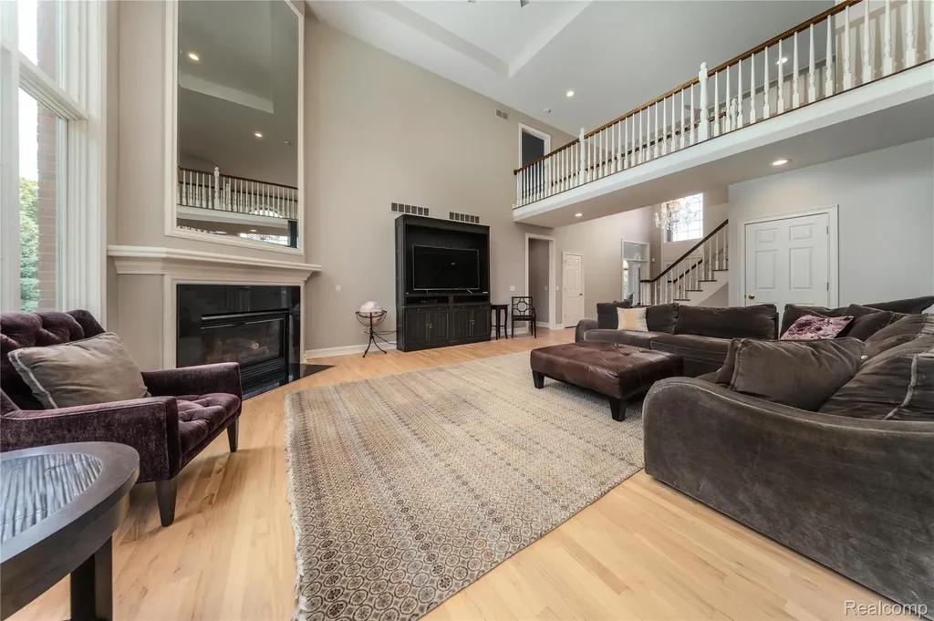 819 Majestic Drive Rochester Hills City MI 48306