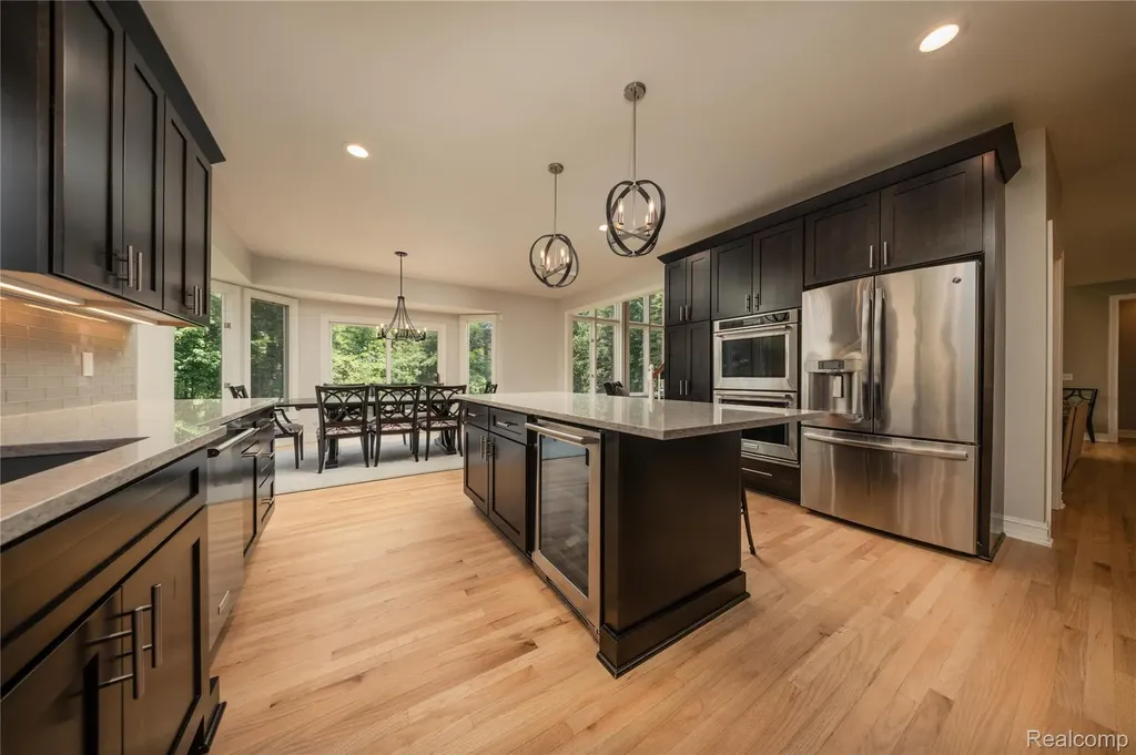 819 Majestic Drive Rochester Hills City MI 48306