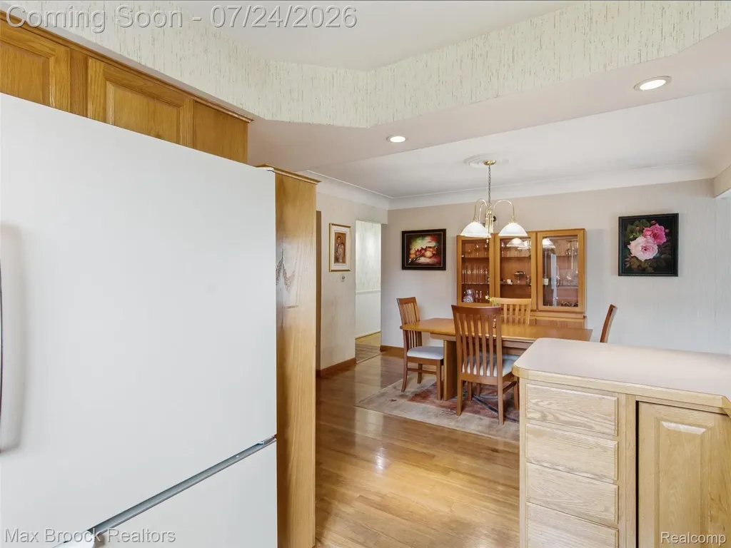 30056 Blancke Drive Warren City MI 48093