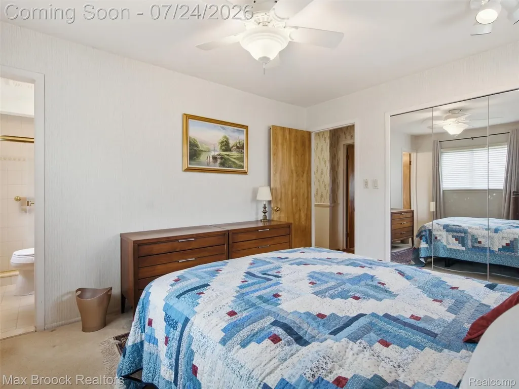 30056 Blancke Drive Warren City MI 48093