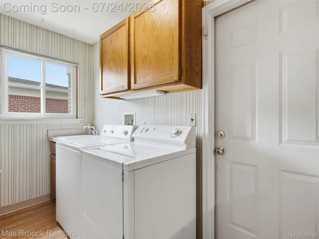 30056 Blancke Drive Warren City MI 48093