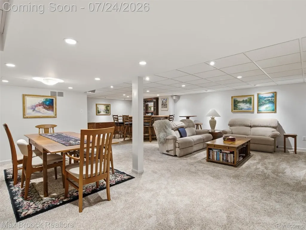30056 Blancke Drive Warren City MI 48093