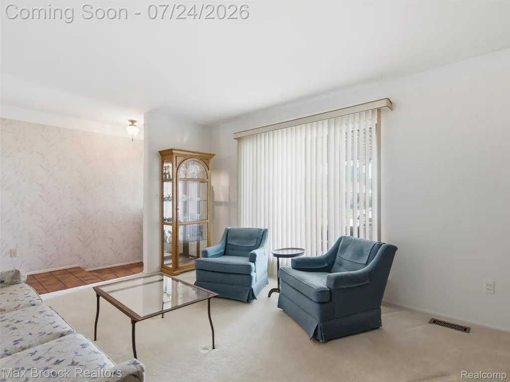 30056 Blancke Drive Warren City MI 48093