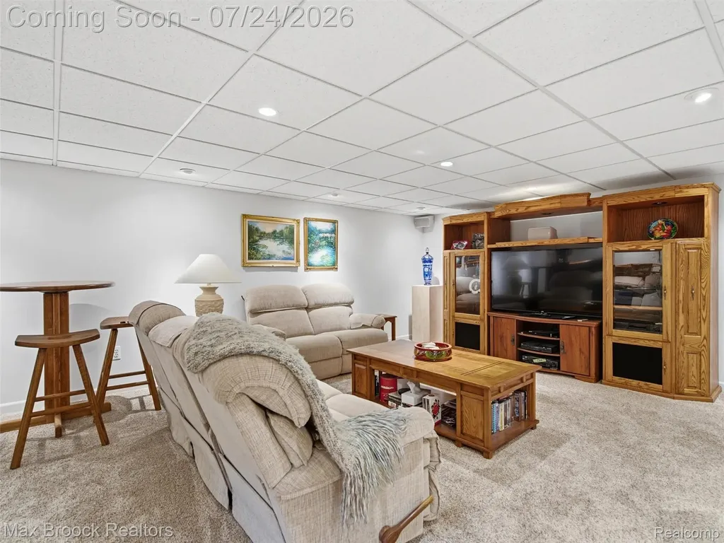 30056 Blancke Drive Warren City MI 48093